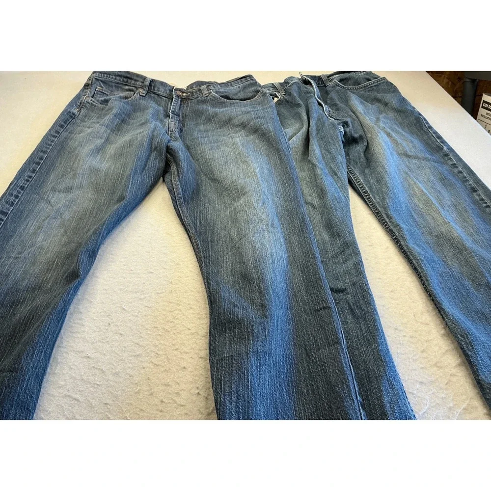 Pair Wrangler Jeans Co Mens Straight‎ Leg Denim Blue Wash Pants Casual Everyday